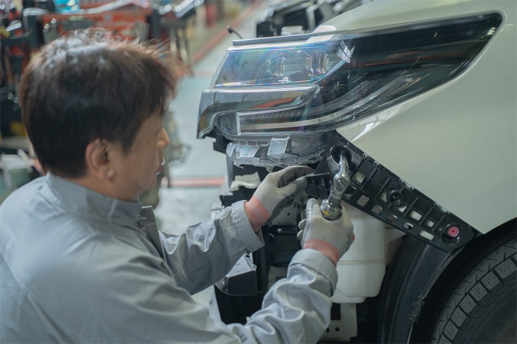 里塚サービス工場での整備