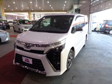 トヨタ ヴォクシー ZS 煌　4WD