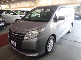トヨタ ノア Xディライトプラス 4WD